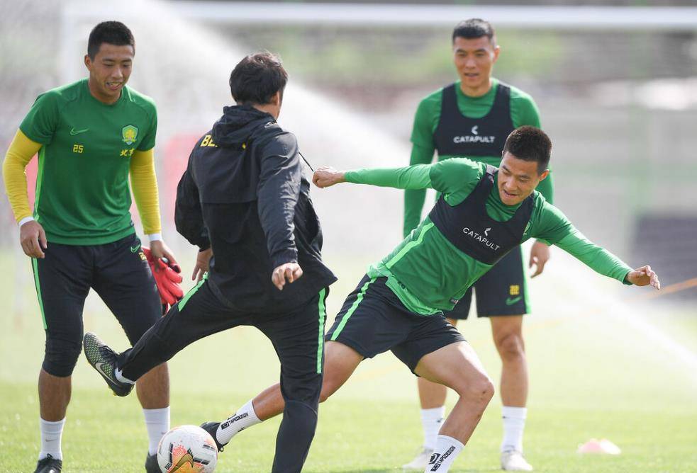 爱游戏- theshy再被hoya单杀 