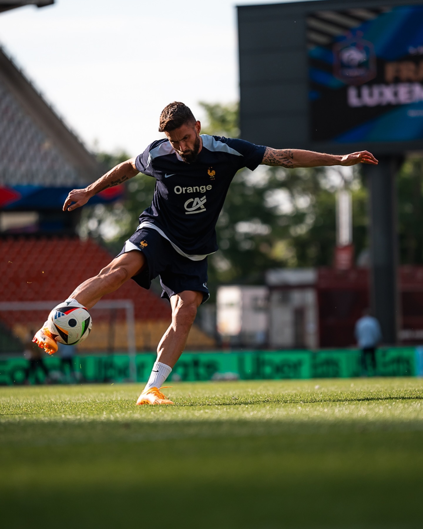 爱游戏-法国队不断突破！，姆巴佩连续三场比赛得分超过出色发挥赛场气氛高涨的简单介绍