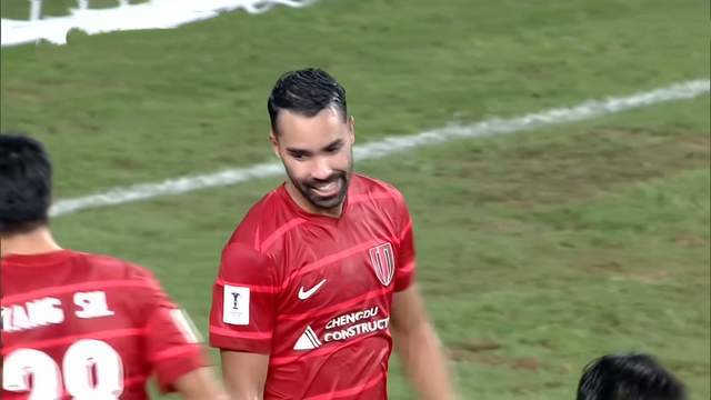 爱游戏-出色发挥引发热议！，莱万多夫斯基在TL比赛中出色防守再创辉煌时刻(莱万多夫斯基今天上场吗)