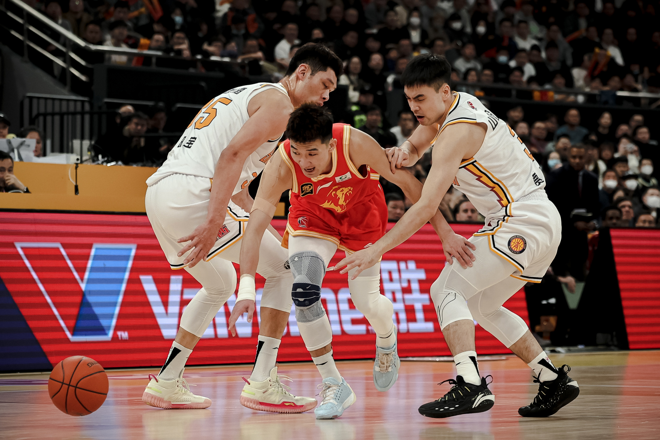 爱游戏-包含山东男篮迎德甲关键赛，集结日迎来里程碑，震撼外界，年轻球员得到机会的词条